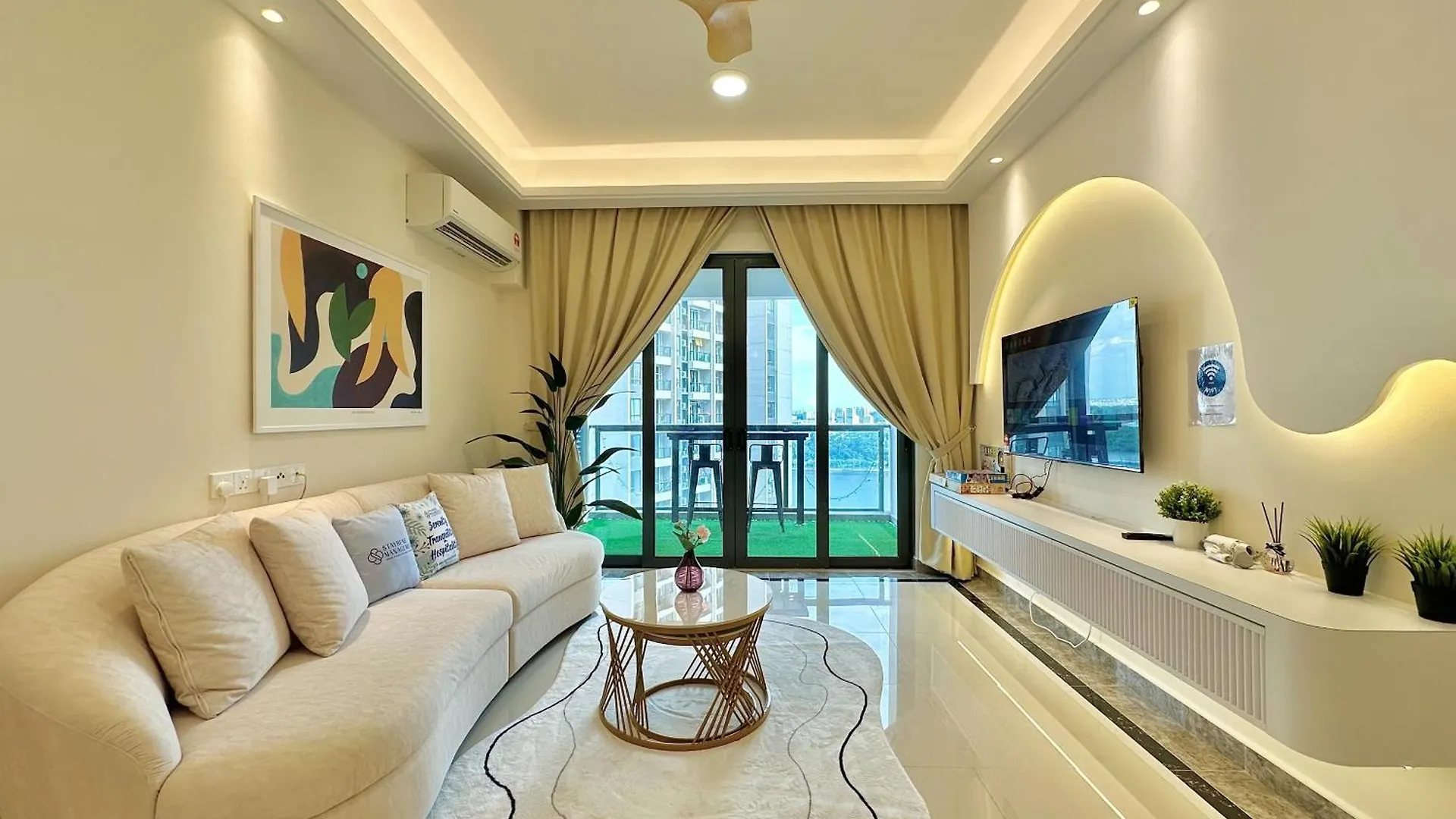 Apartment R&F Princess Cove Phase 2 Seine Region Near Ciq By Stayrene Johor Bahru