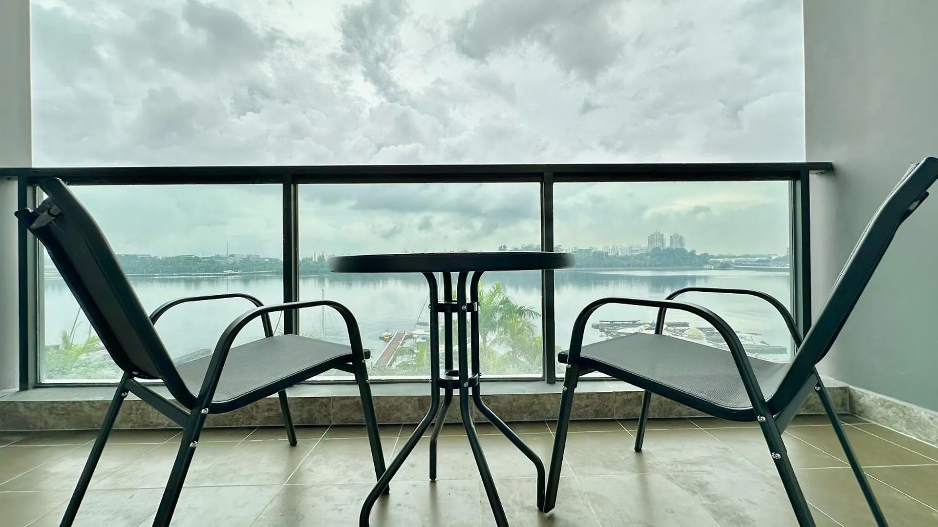 R&F Princess Cove Phase 2 Seine Region Near Ciq By Stayrene Johor Bahru 0*,