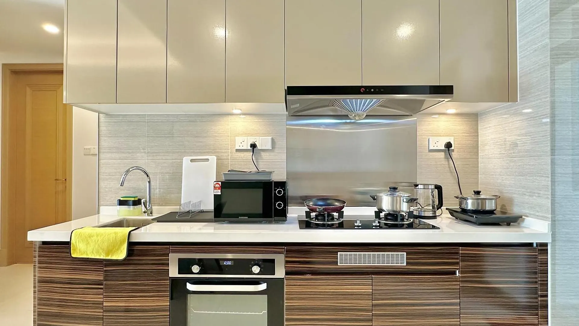 Apartamento R&F Princess Cove Phase 2 Seine Region Near Ciq By Stayrene Johor Bahru Malasia